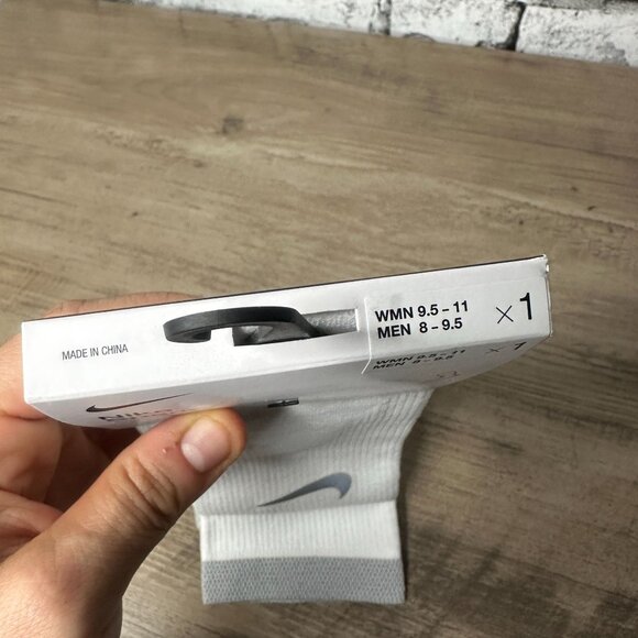 NWT Nike Unisex Spark Dri-FIT Running Crew Socks White Size Medium (DA3584-100) - Picture 4 of 8